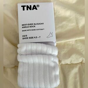 Aritzia TNA White Slouchy Ankle Socks
